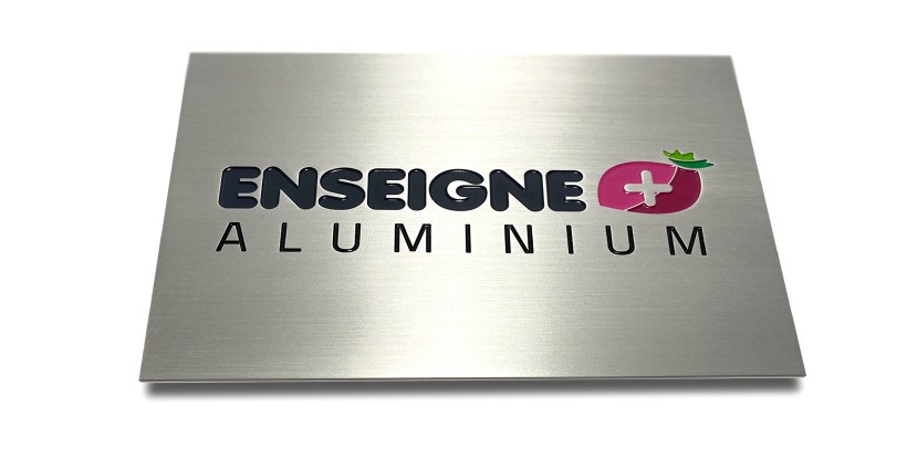 Gravure de plaques d'aluminium