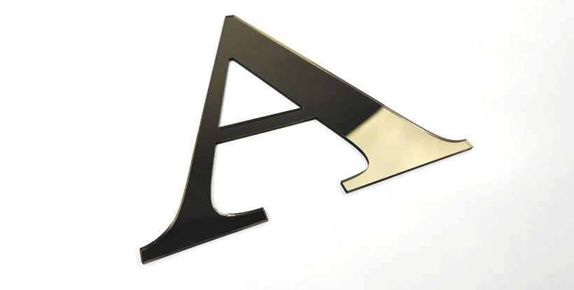 Lettres en méthacrylate miroir bronze