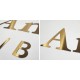 Lettres en laiton découpé en relief