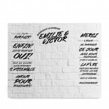 Photocall de mariage effet brique blanche