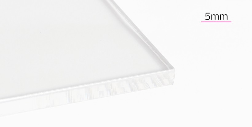 Coupér du plexiglas de 5 mm d'épaisseur