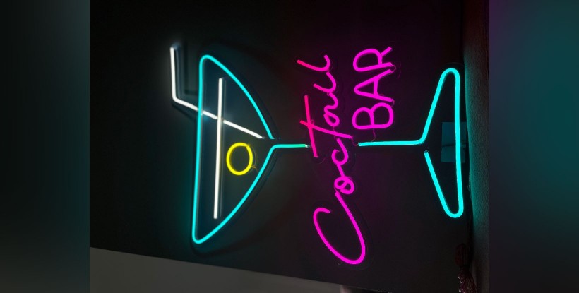 Neón Cocktail Bar